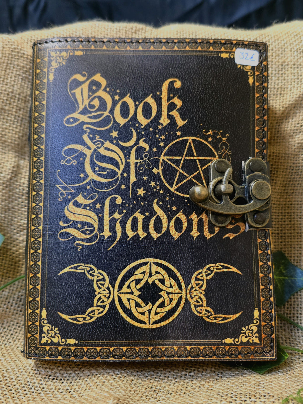 Book of Shadows -muistikirja