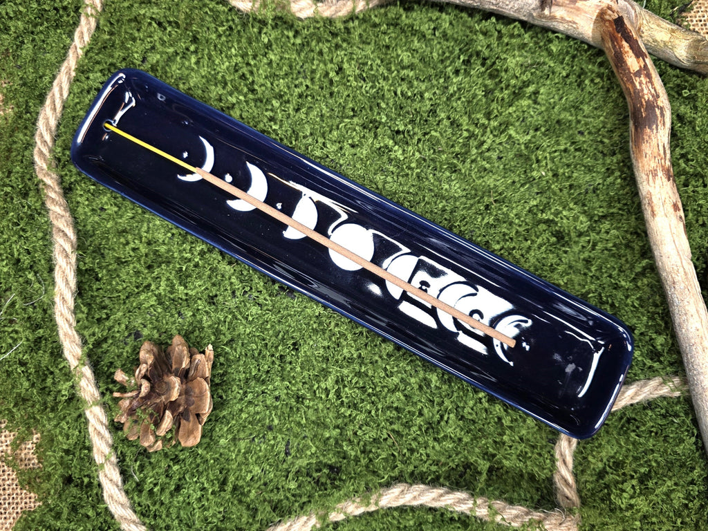 Keraaminen kuunvaihteet suitsukepidike