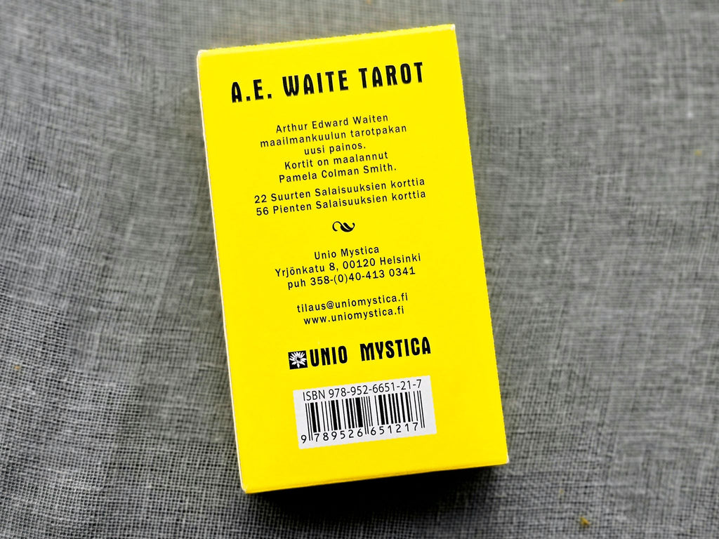 Lahajapakkaus sisältää Kuparikettu &Heikki Saure, Noitakirja; A.E. Waite Tarot - kortit;
Onyx kiven;
Ametisti kiven.