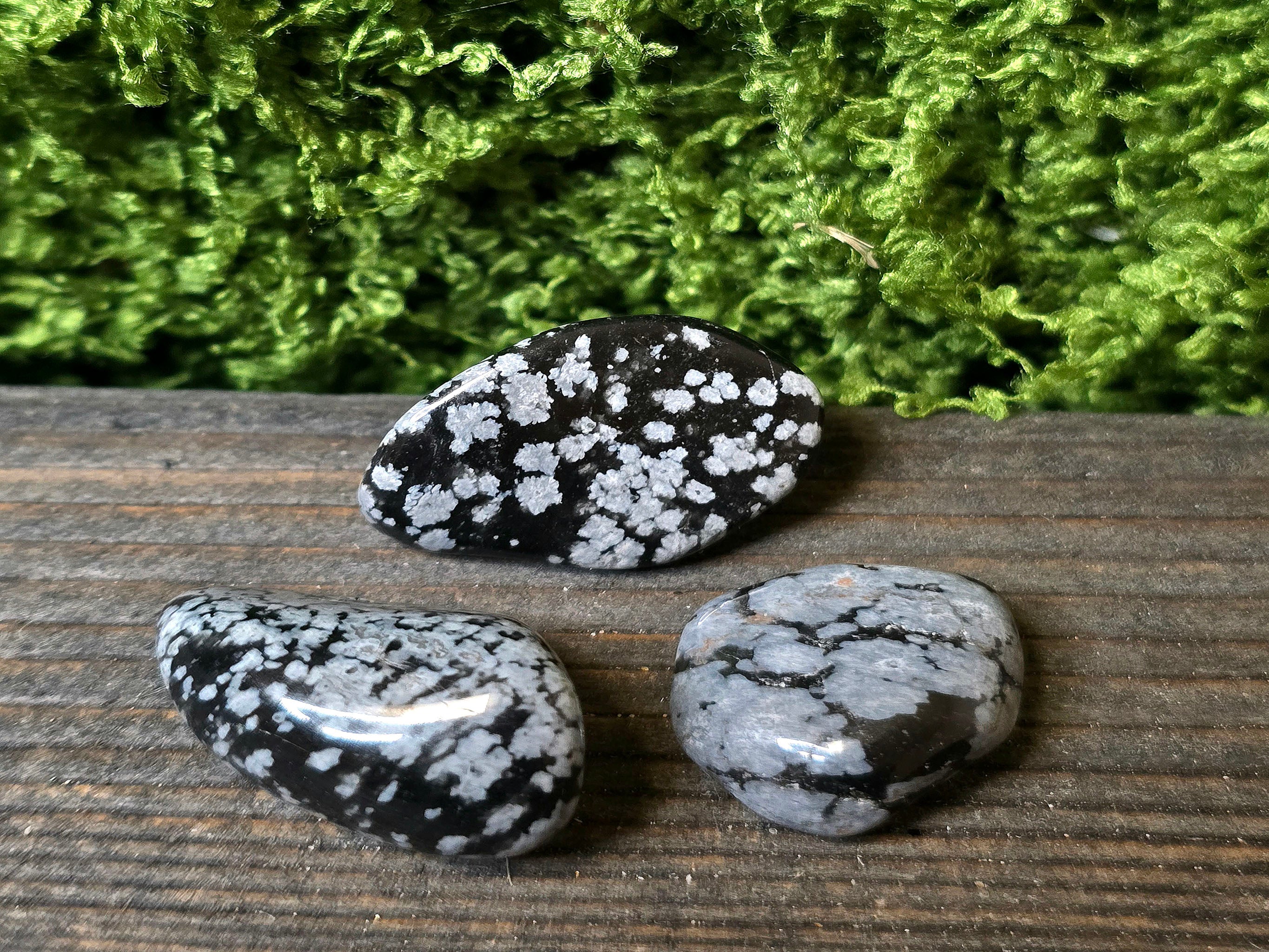 Lumihiutale Obsidiaani