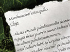 Valmistussetti loitsupullolle ohjeineen.