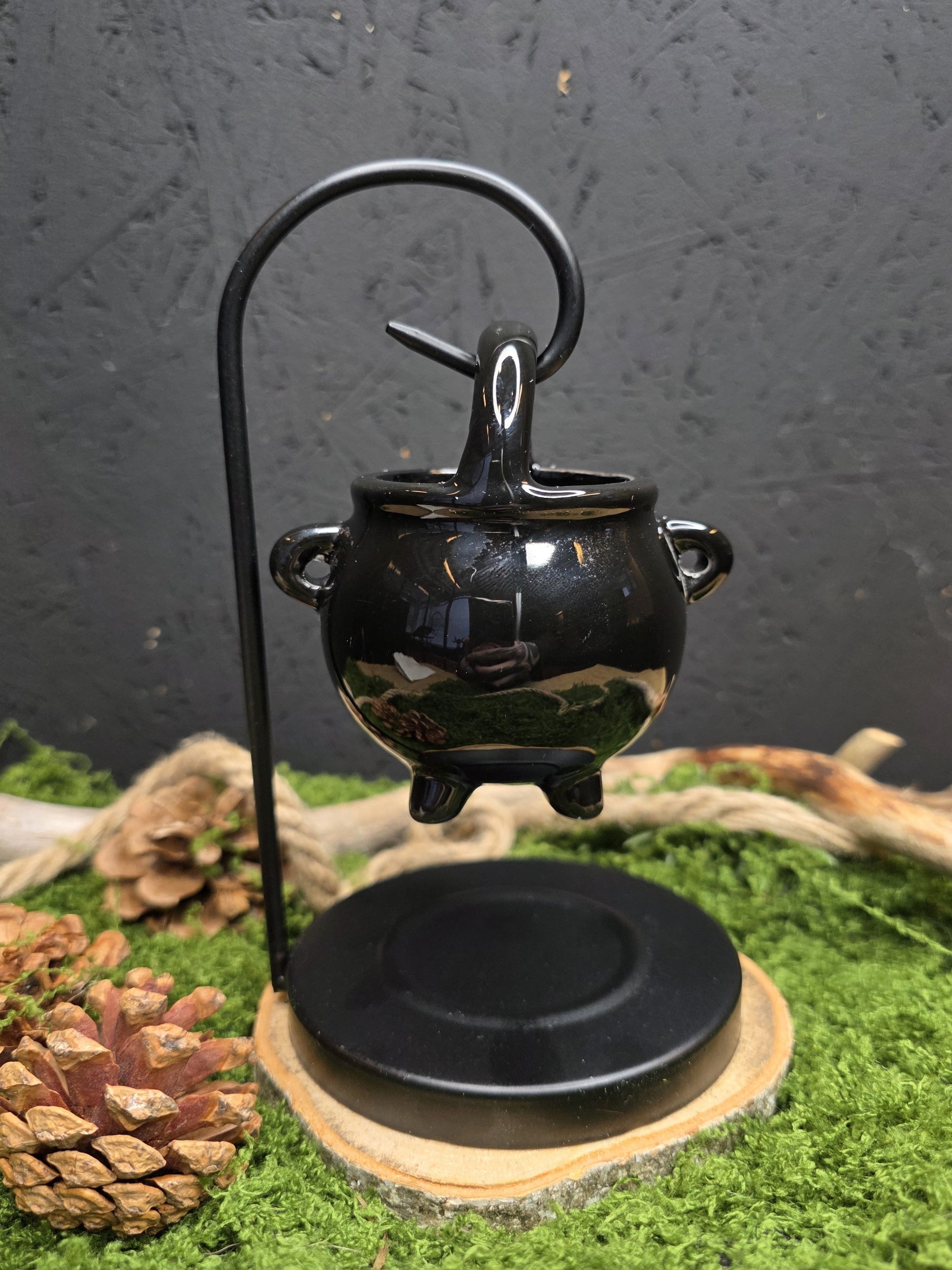 Roikkuva pata tuoksylyhty