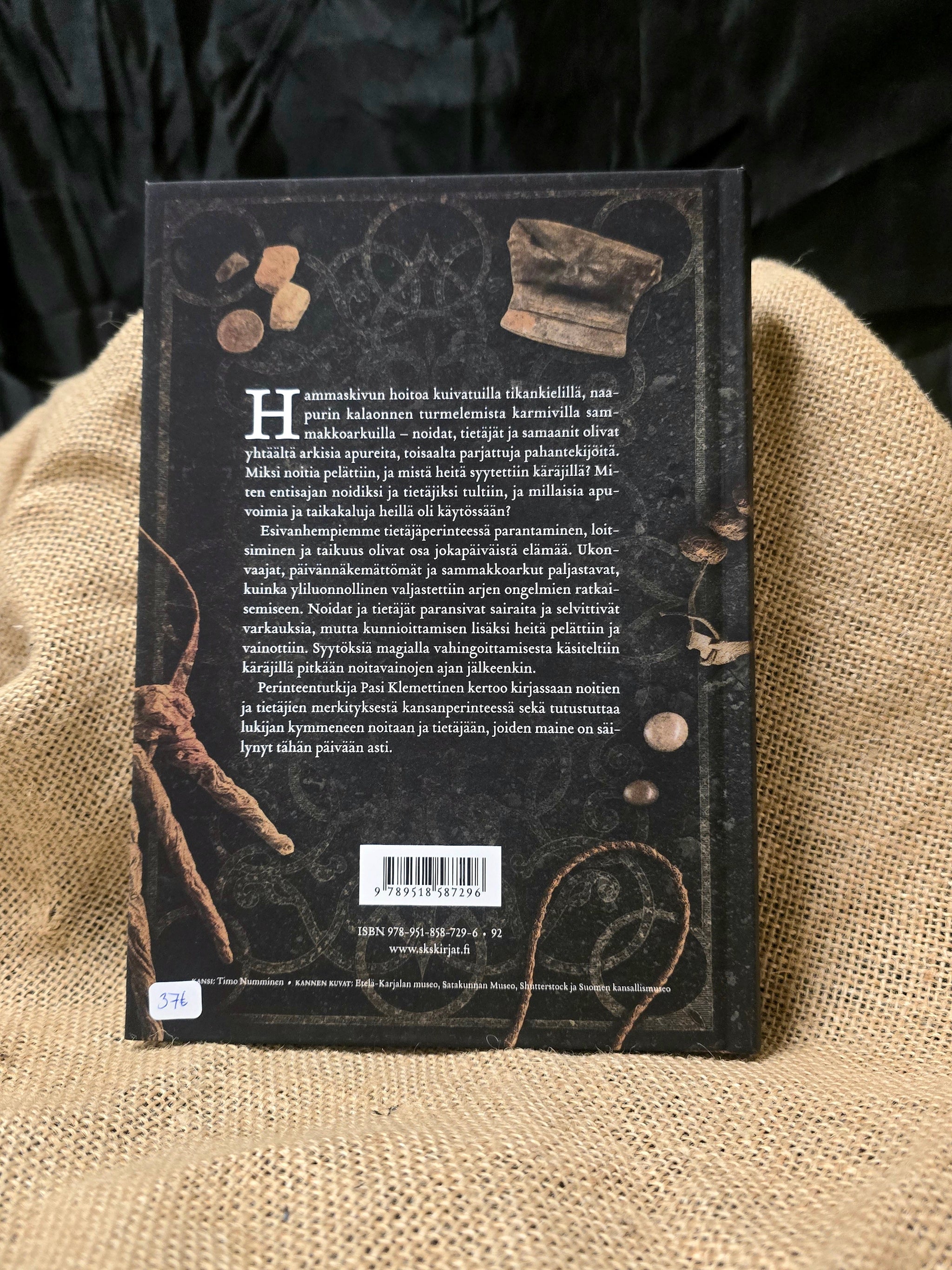 Tietäjät, noidat, samaanit