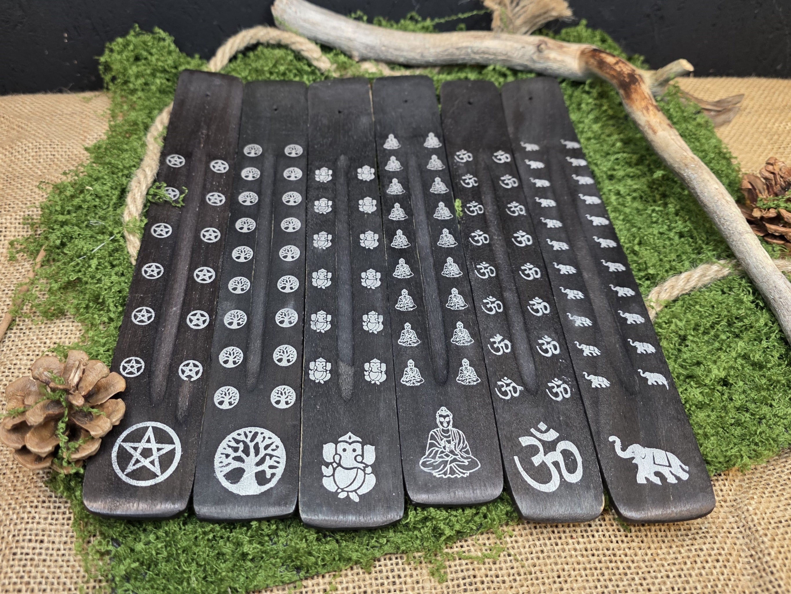 Tummat puiset suitsukepidikkeet