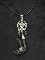 Metsävariksen unipolku -kaulakoru