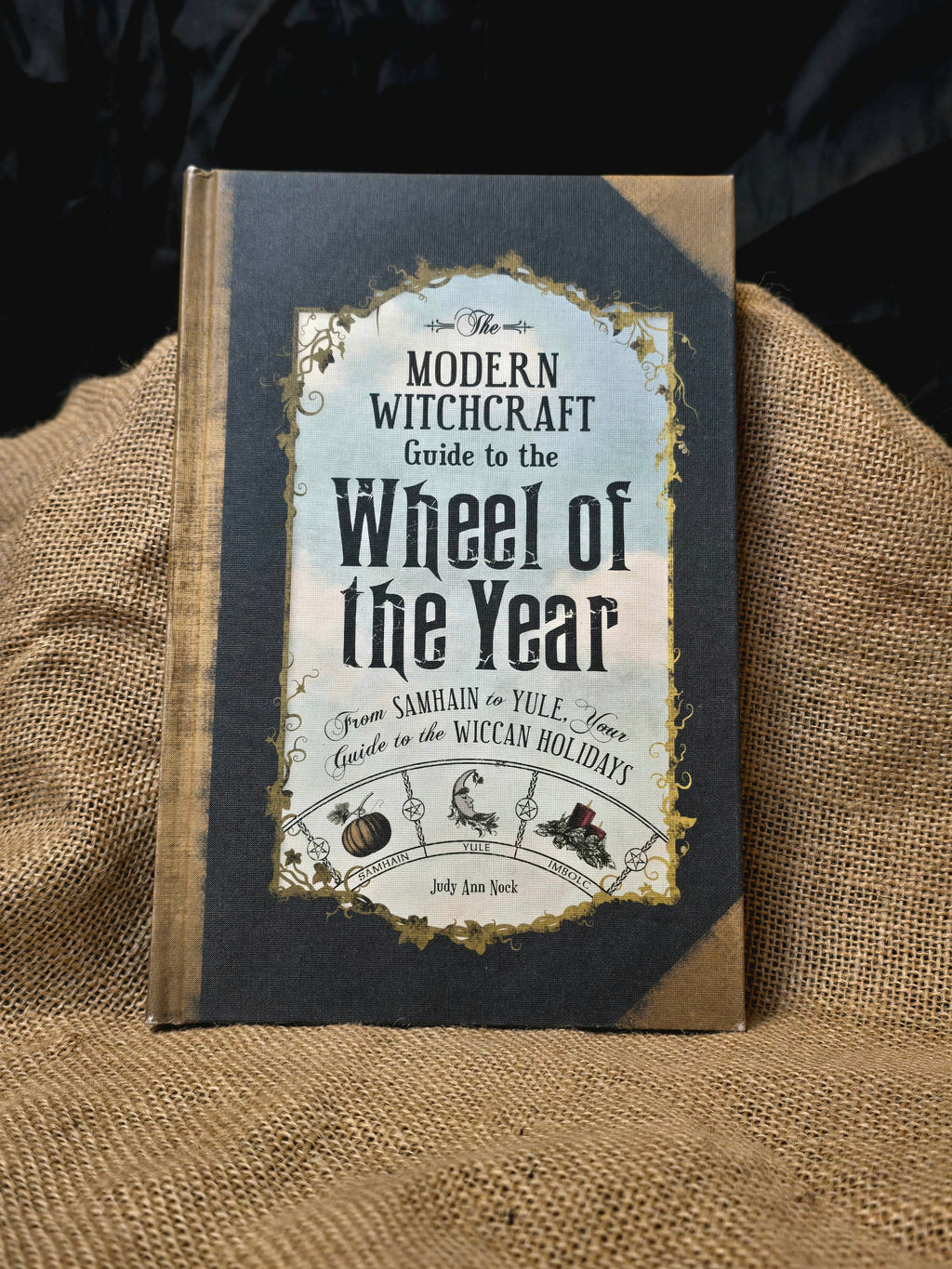 Modern Witchcraft Guide to the Wheel of the year