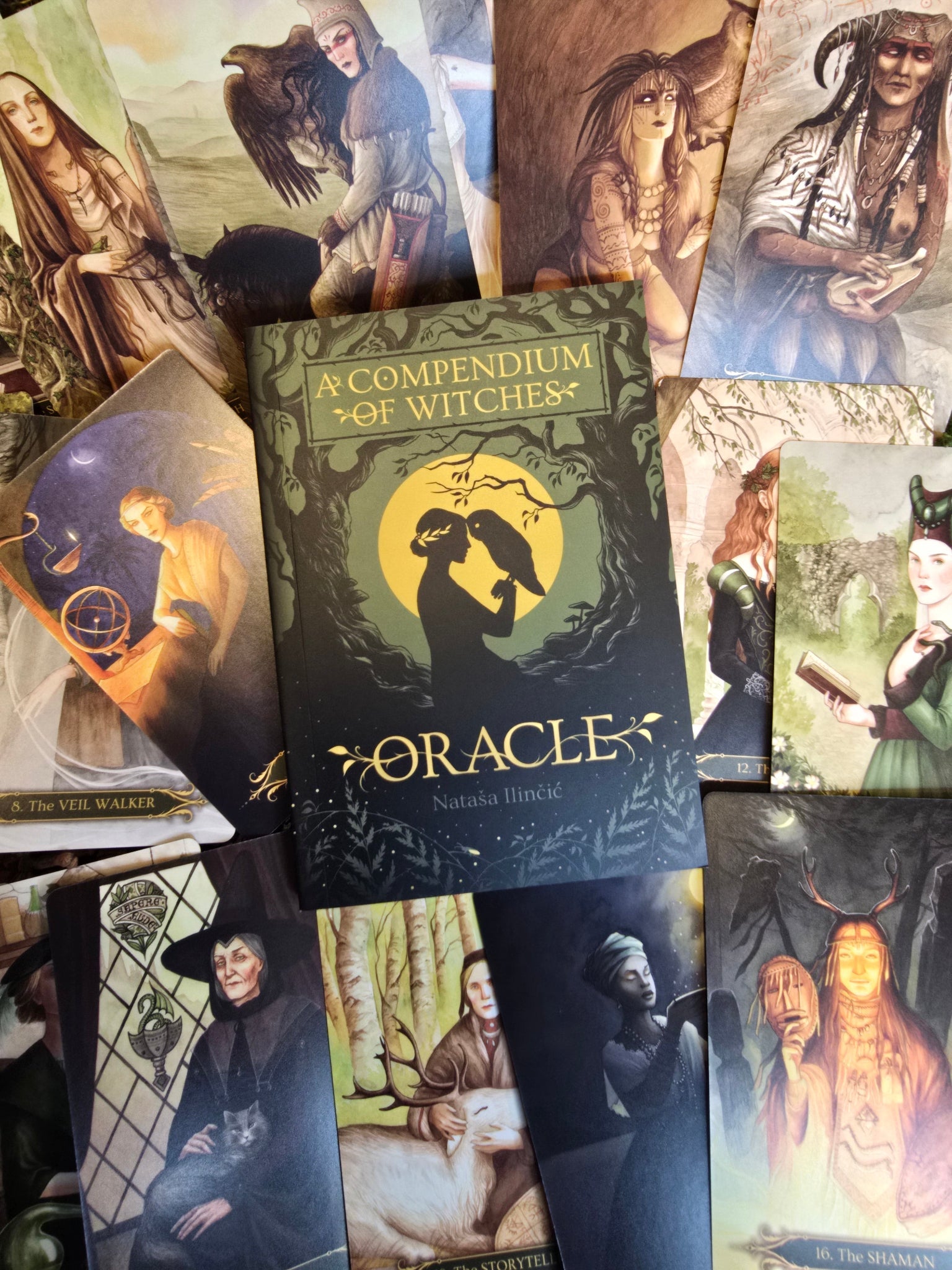 A Compendium of Witches Oracle - oraakkelikortit - Inked Mystiqs