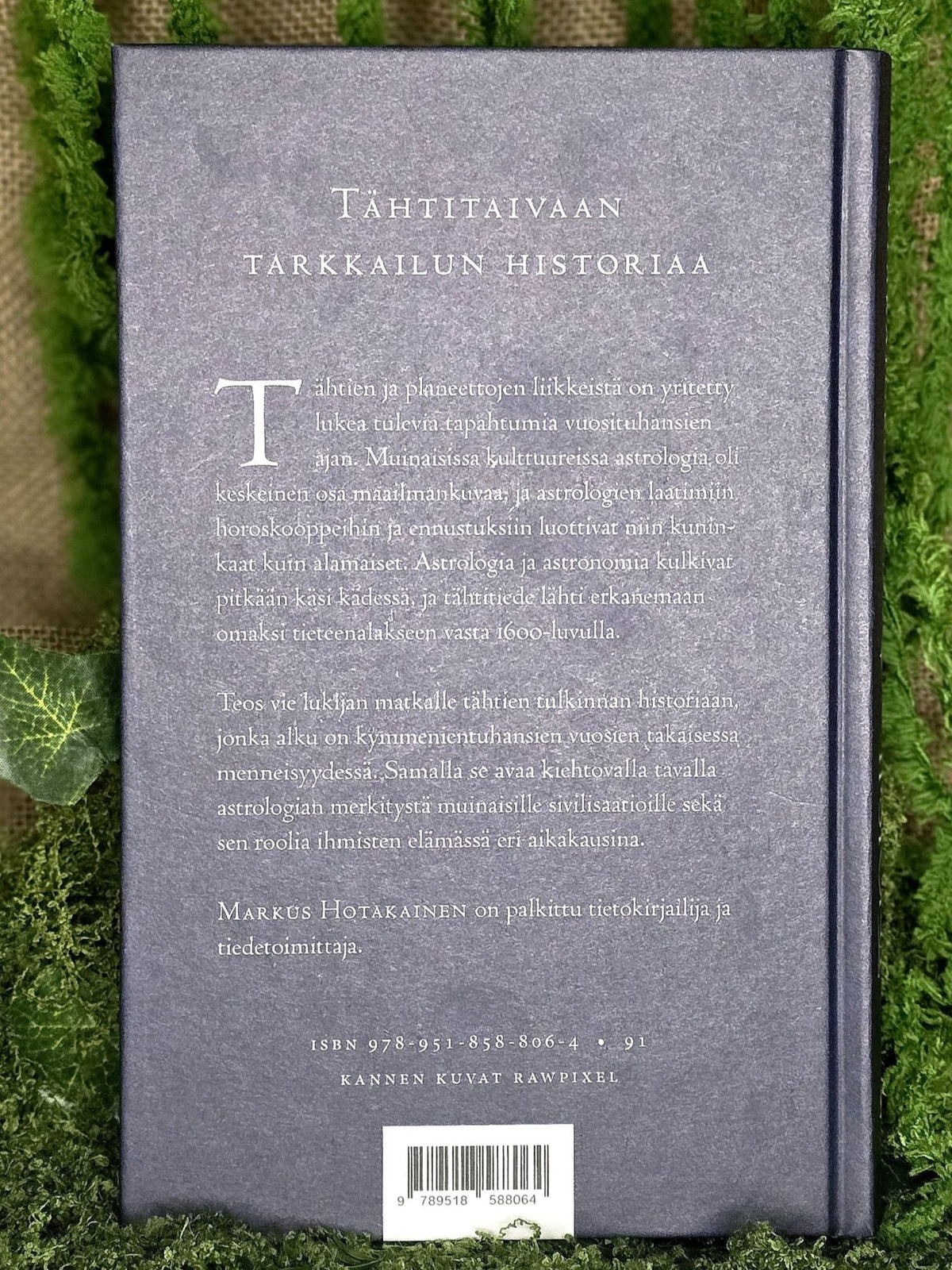 Markus Hotakaisen kirja Astrologian historia.