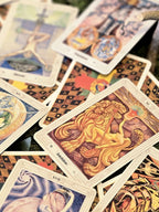 Crowley Thot -tarotkortit & Tarot Sielun peili -opaskirja