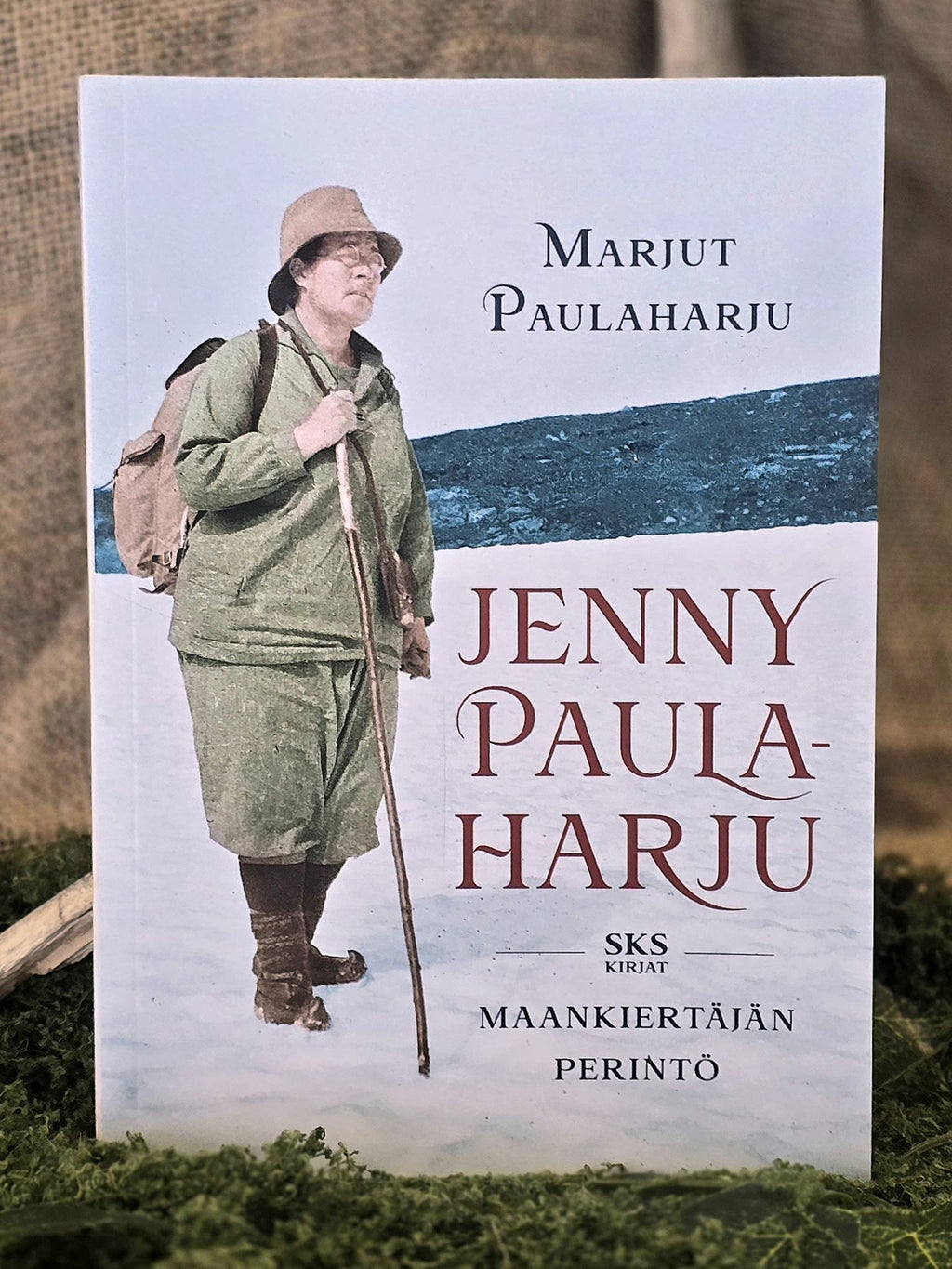 Kirja Jenny Paulaharju Maankiertäjän perintö.