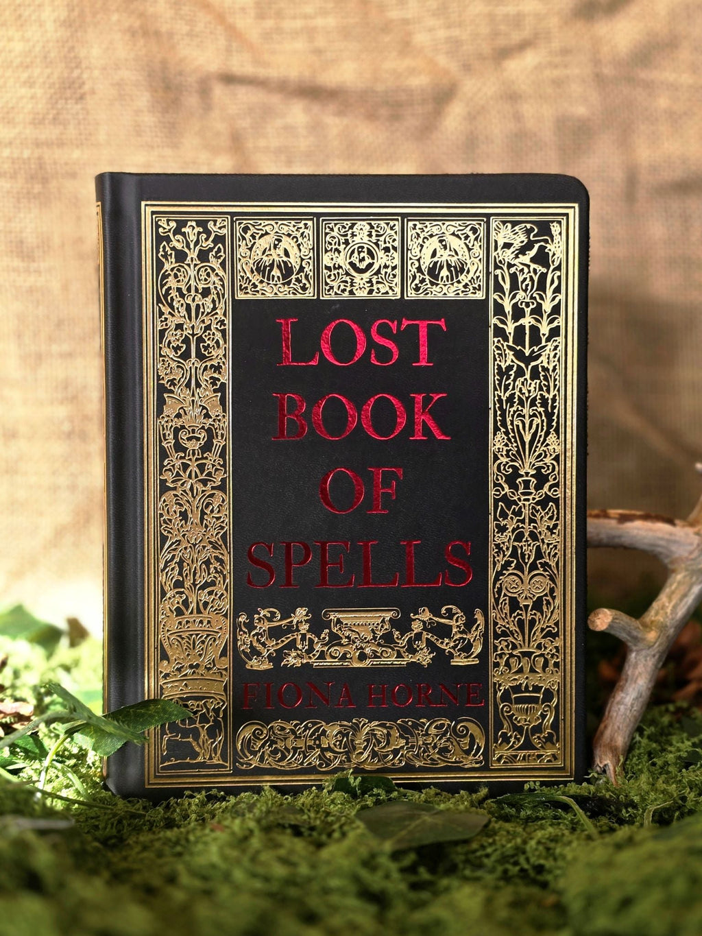 Fiona Horne, Lost Books of Spells kirja.