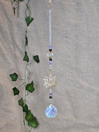 Kaunis kristalli aurinkosieppari.