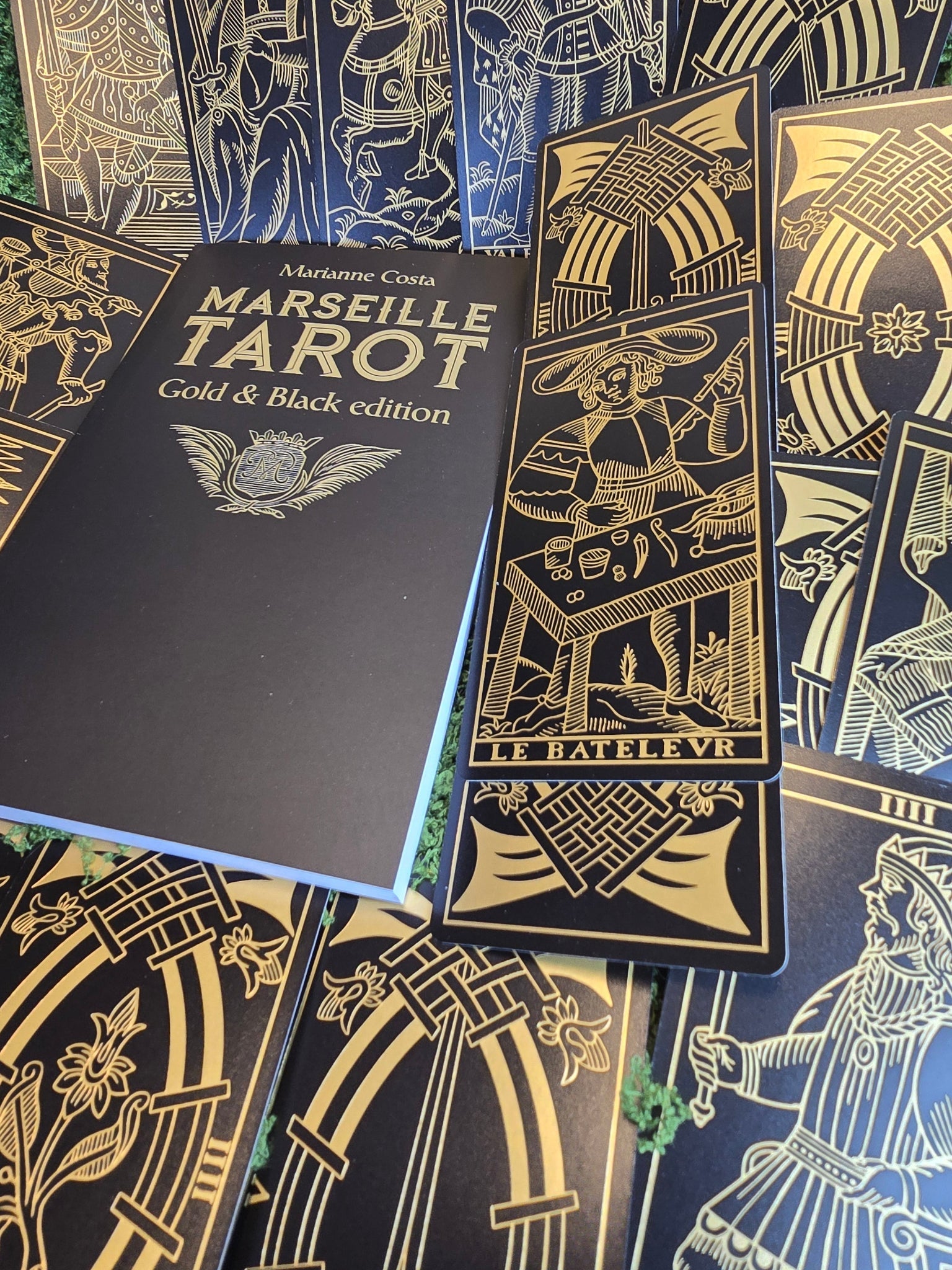 Marseille Tarot Gold & Black Edition - tarotkortit - Inked Mystiqs