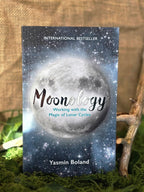 Moonology - Working with the Magic of Lunar Cycles, Yasmin Bolandin kirja. Inked Mystiqs verkkokaupasta.