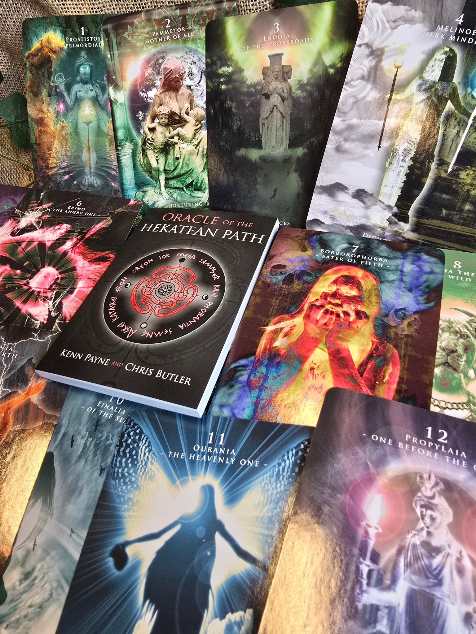 Oracle Of The Hekatean Path - oraakkelikortit - Inked Mystiqs