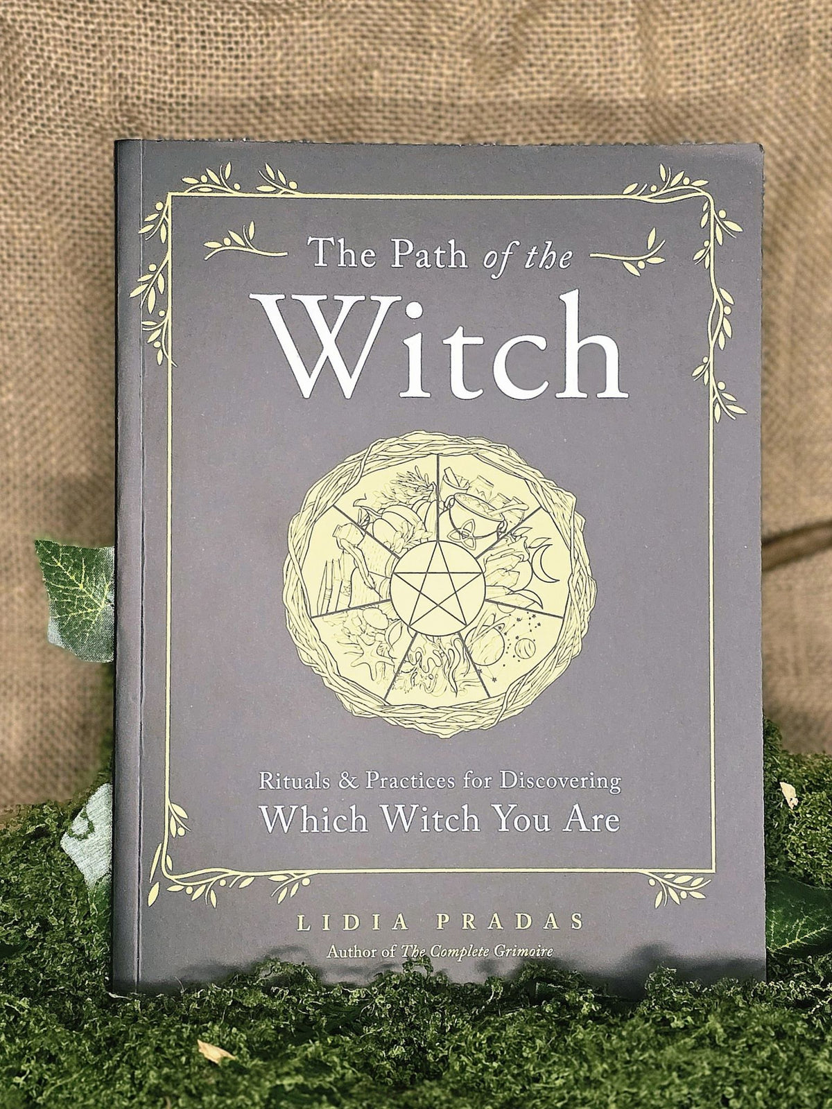 The path of the witch kirja engalanniksi.