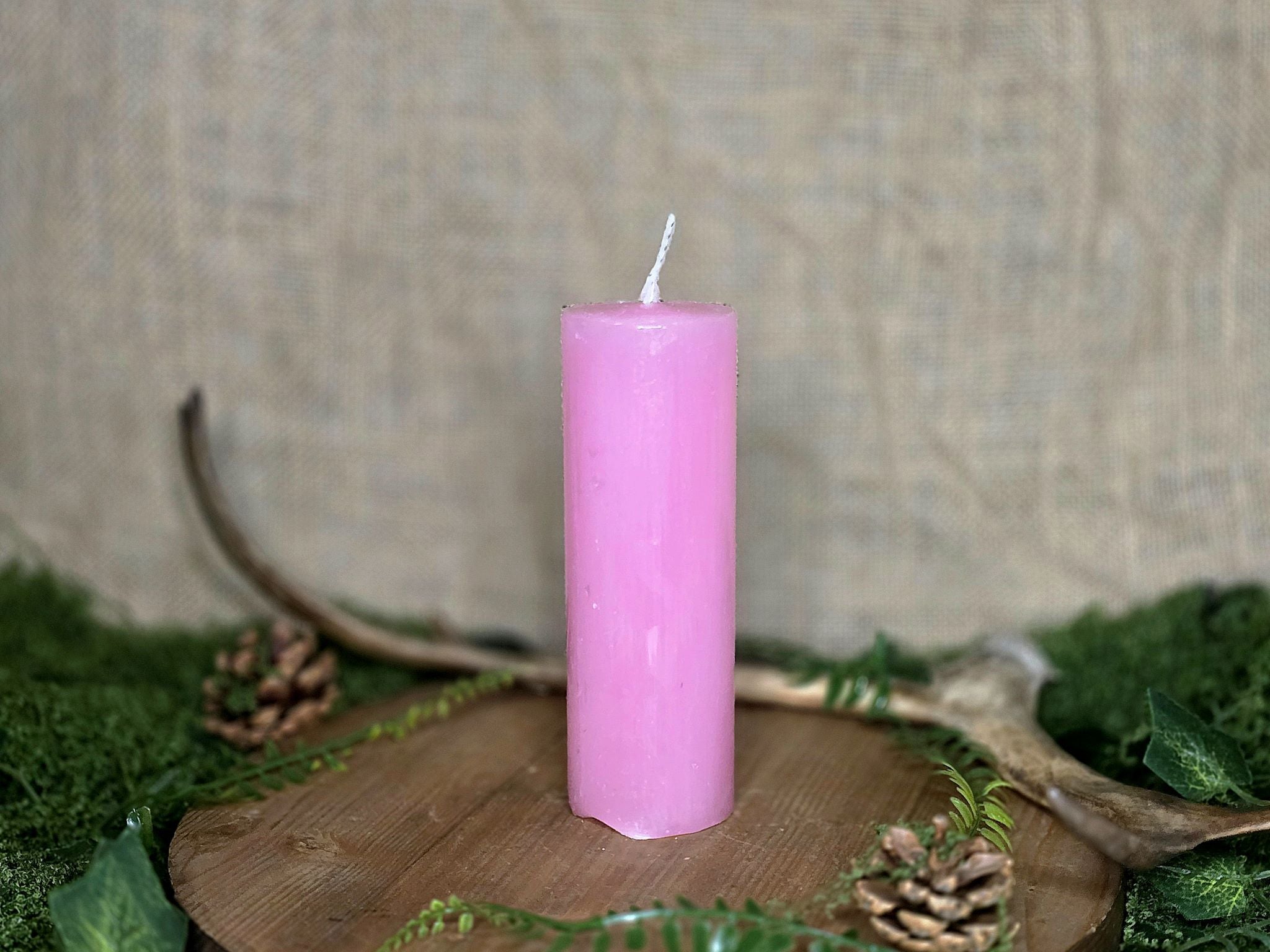 Pinkki pilarikynttilä