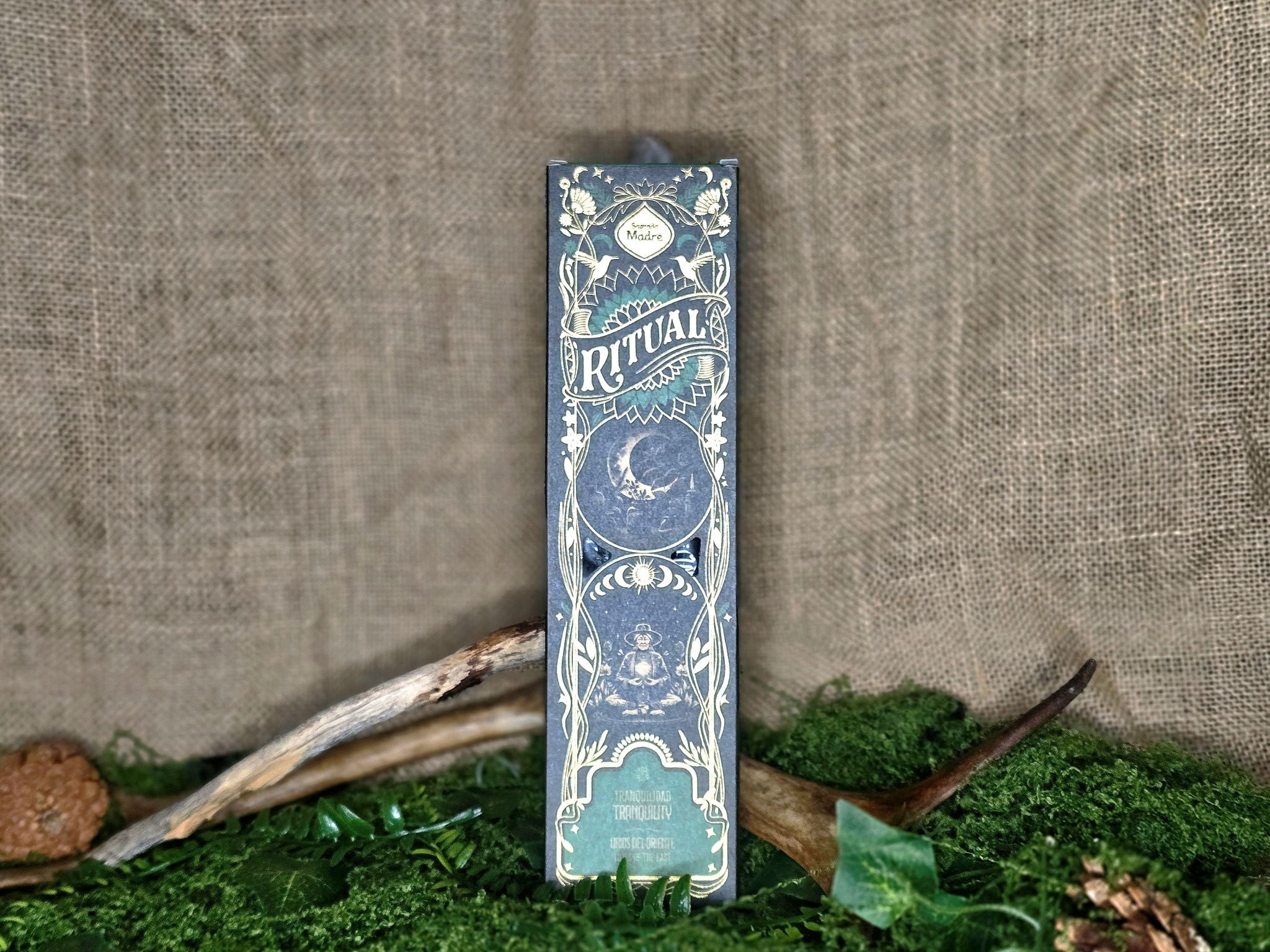 Käsinvalmistetut Sagrada Madre Ritual Tranquility ‑suitsuketikut tuoksuvat pehmeän itämaiselta.