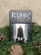 Runic Tarot Kit kortit.