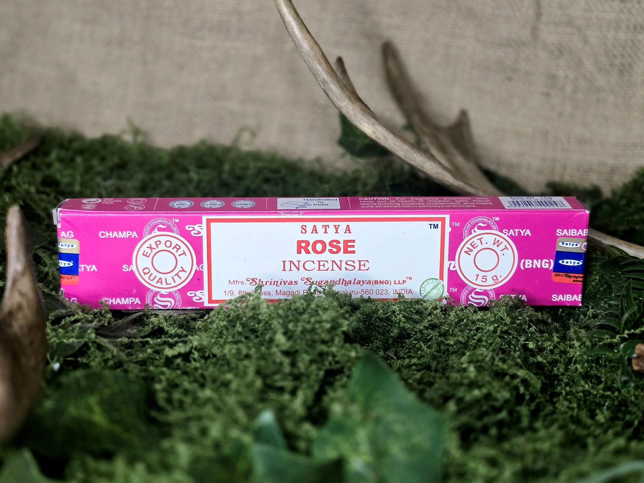Satya rose suitsuketikut. 