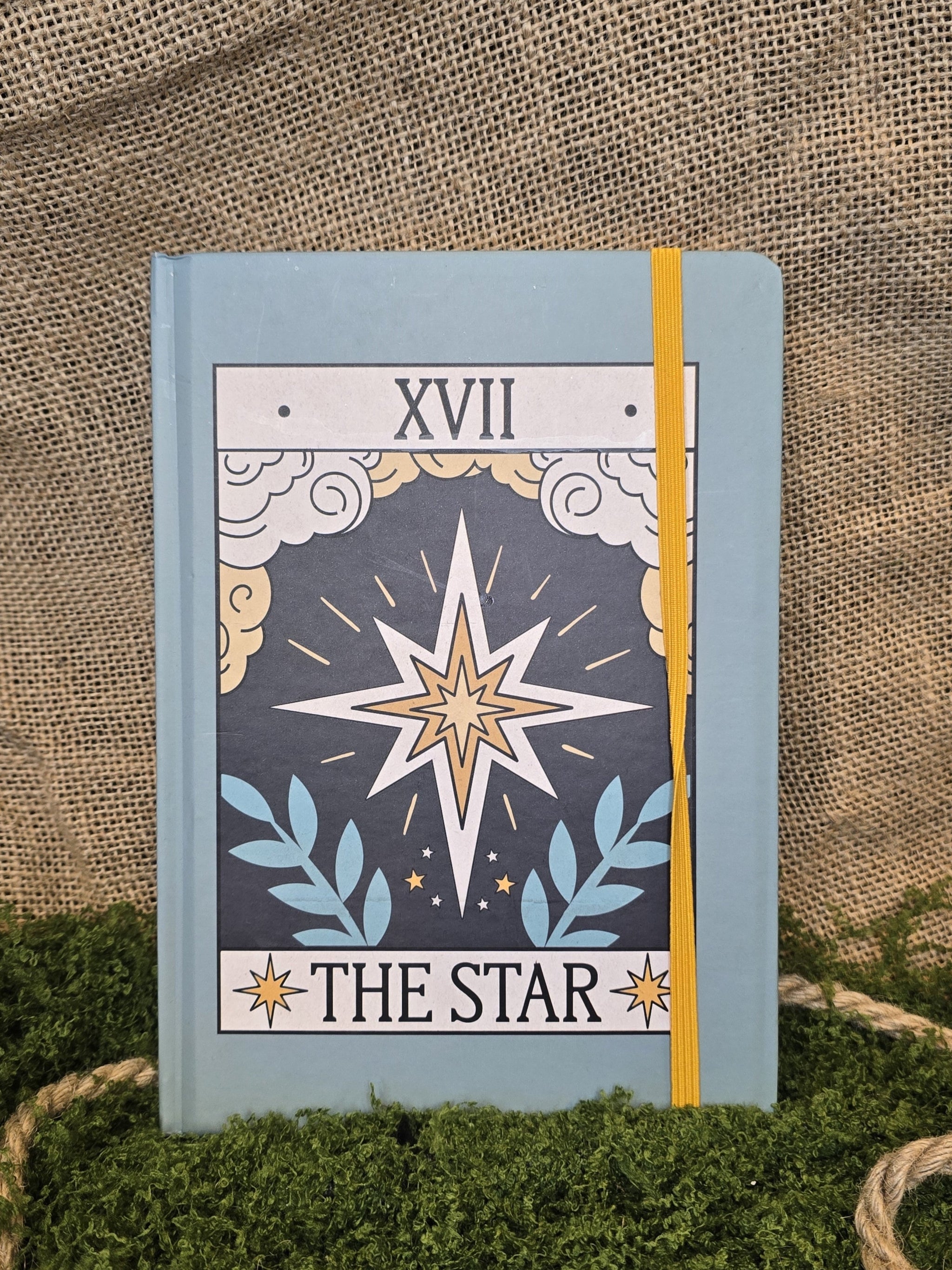 Tarot korteista tuttu The stars muistikirjana.