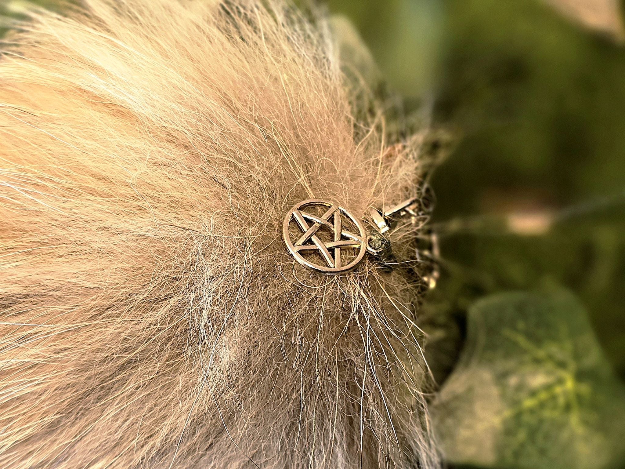 Supikoiran häntä Pentagram riipuksella, laukkukoru/ avaimenperä.