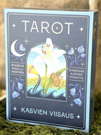 Tarot Kasvien viisaus -tarotkortit & kirja. Inked Mystiqs verkkokaupasta.