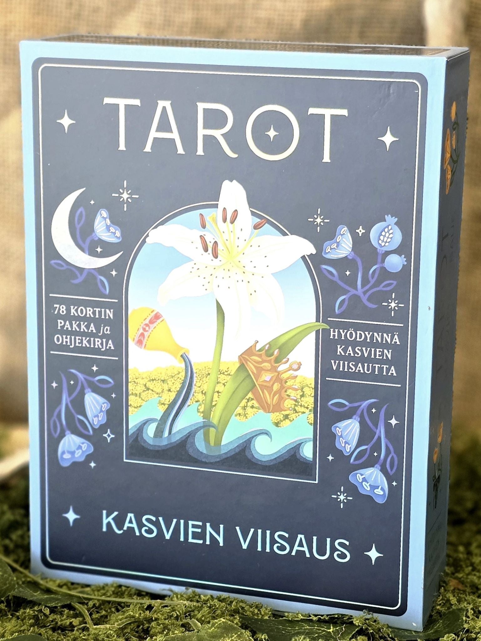 Tarot Kasvien viisaus -tarotkortit & kirja. Inked Mystiqs verkkokaupasta.