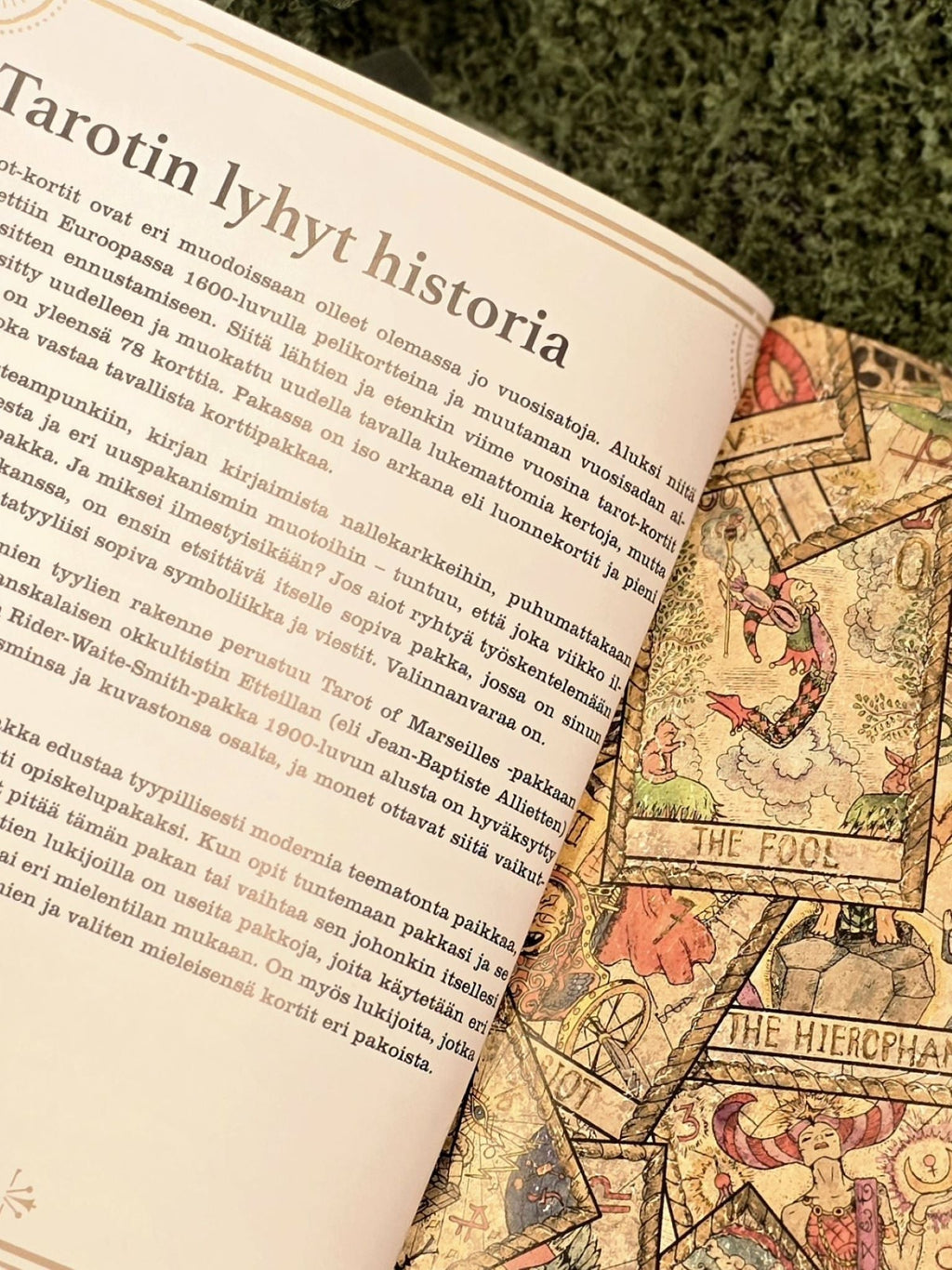 Tarot Löydä kaipaamasi vastaukset - opaskirja & Classic - tarotkortit - Inked Mystiqs
