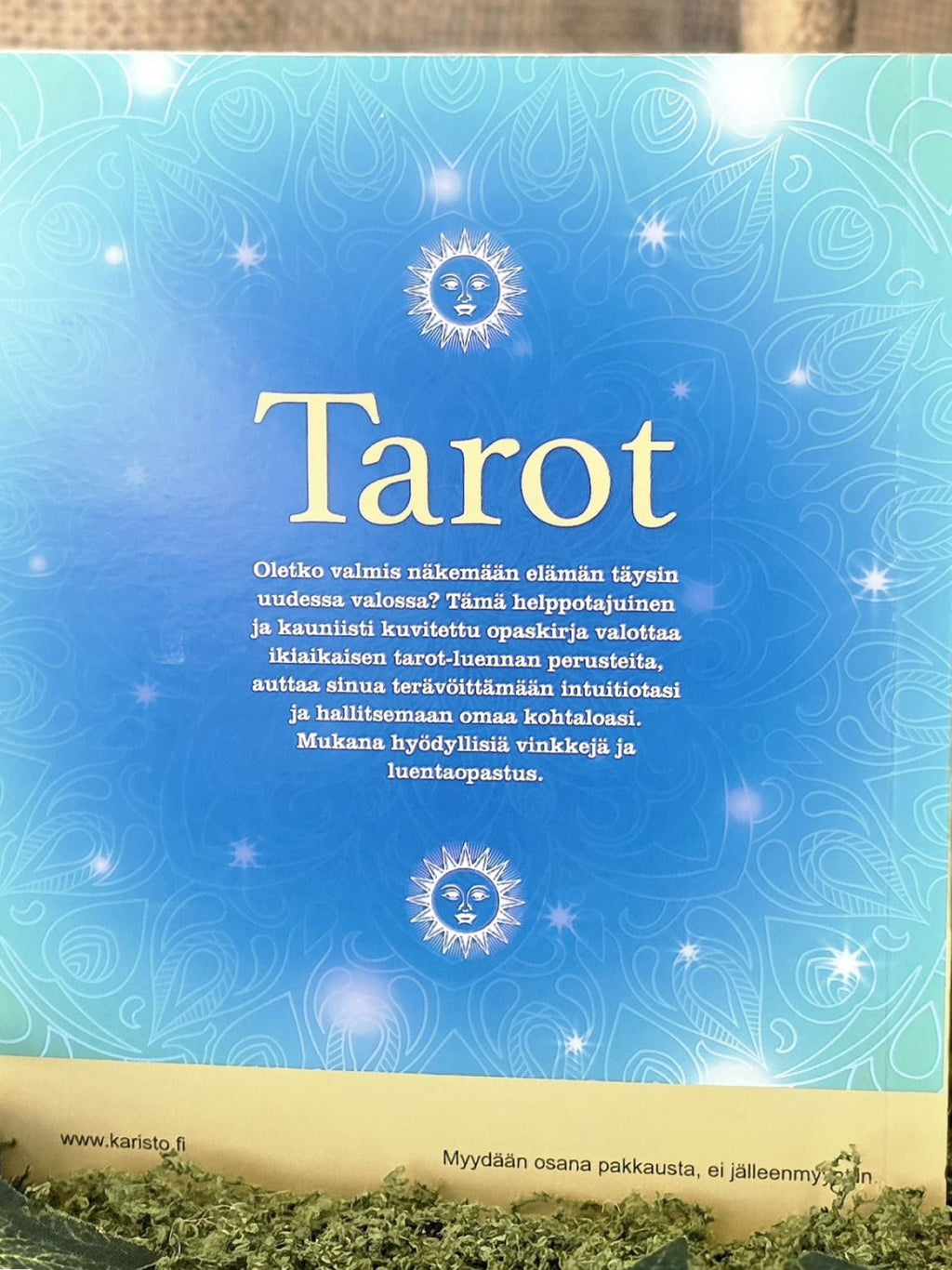 Tarot kortit ja opaskirja Tarot löydä kaipaamasi vastaukset. 