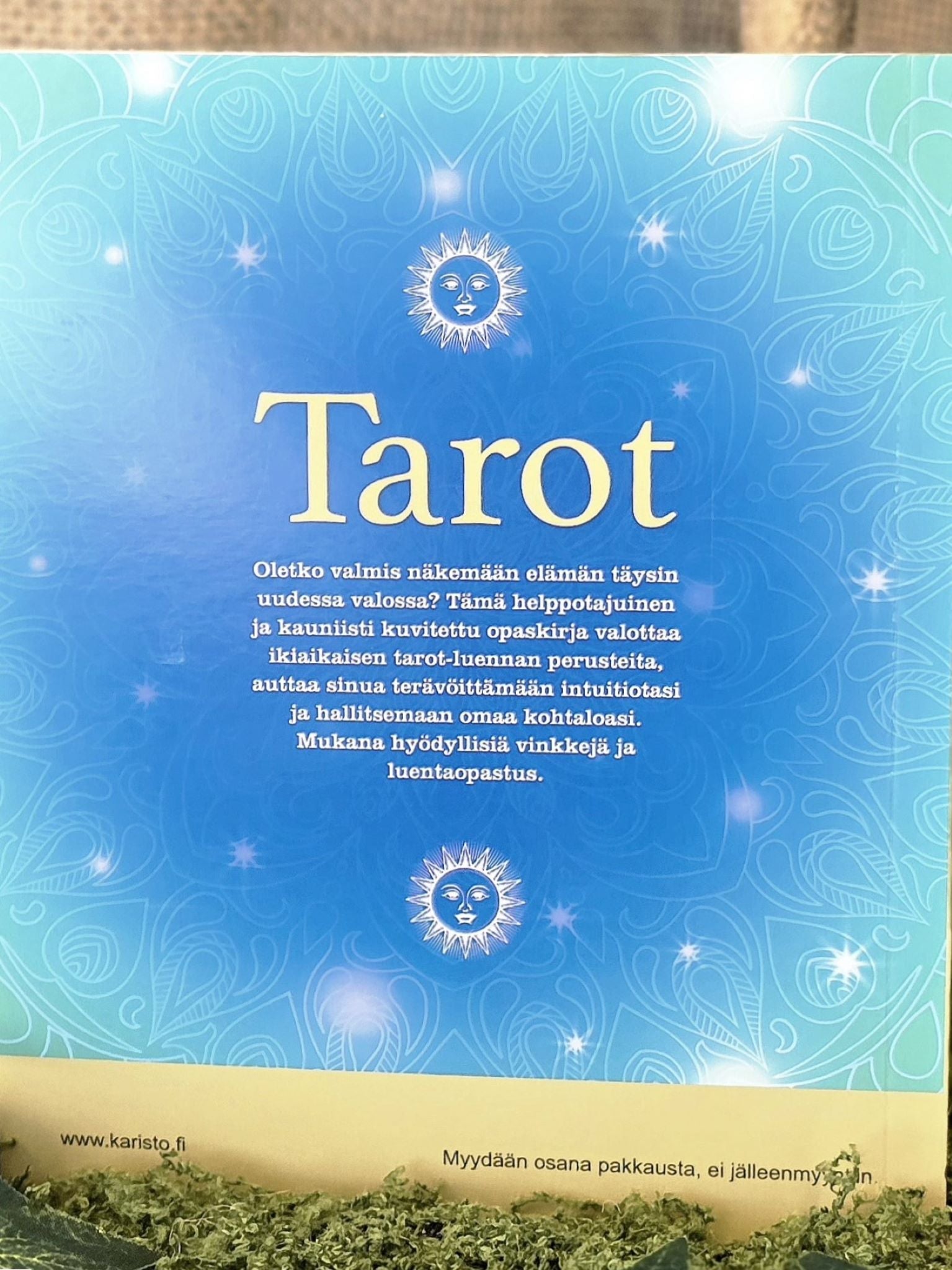Tarot kortit ja opaskirja Tarot löydä kaipaamasi vastaukset. 