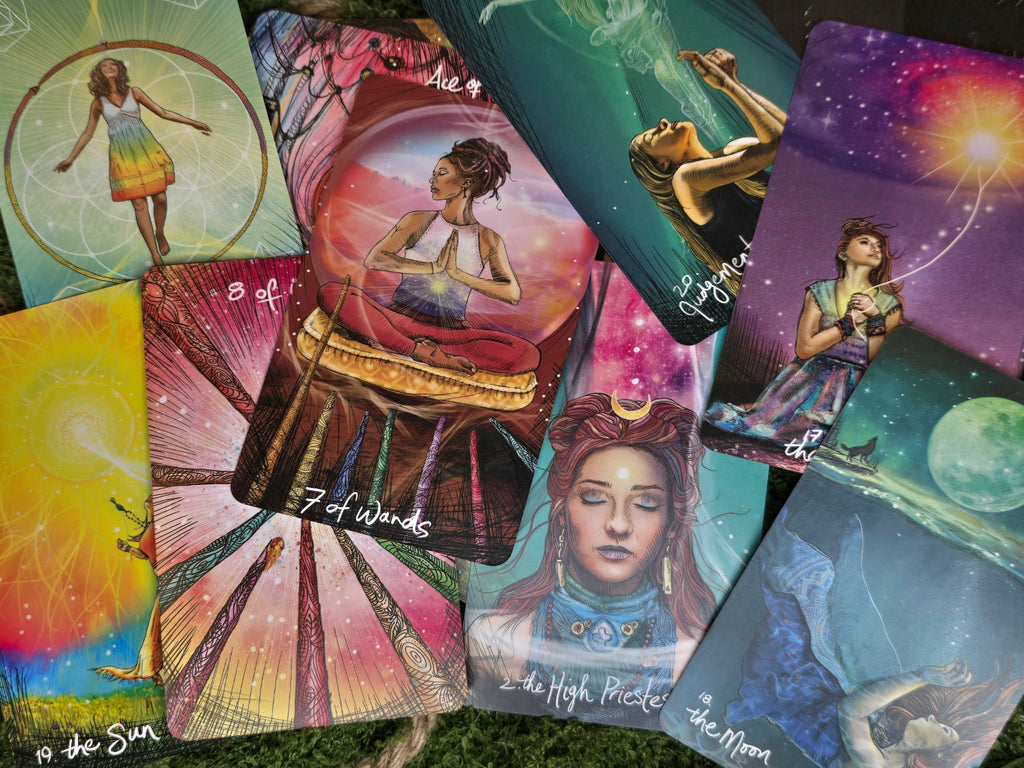 The Light Seer's Tarot - tarotkortit - Inked Mystiqs