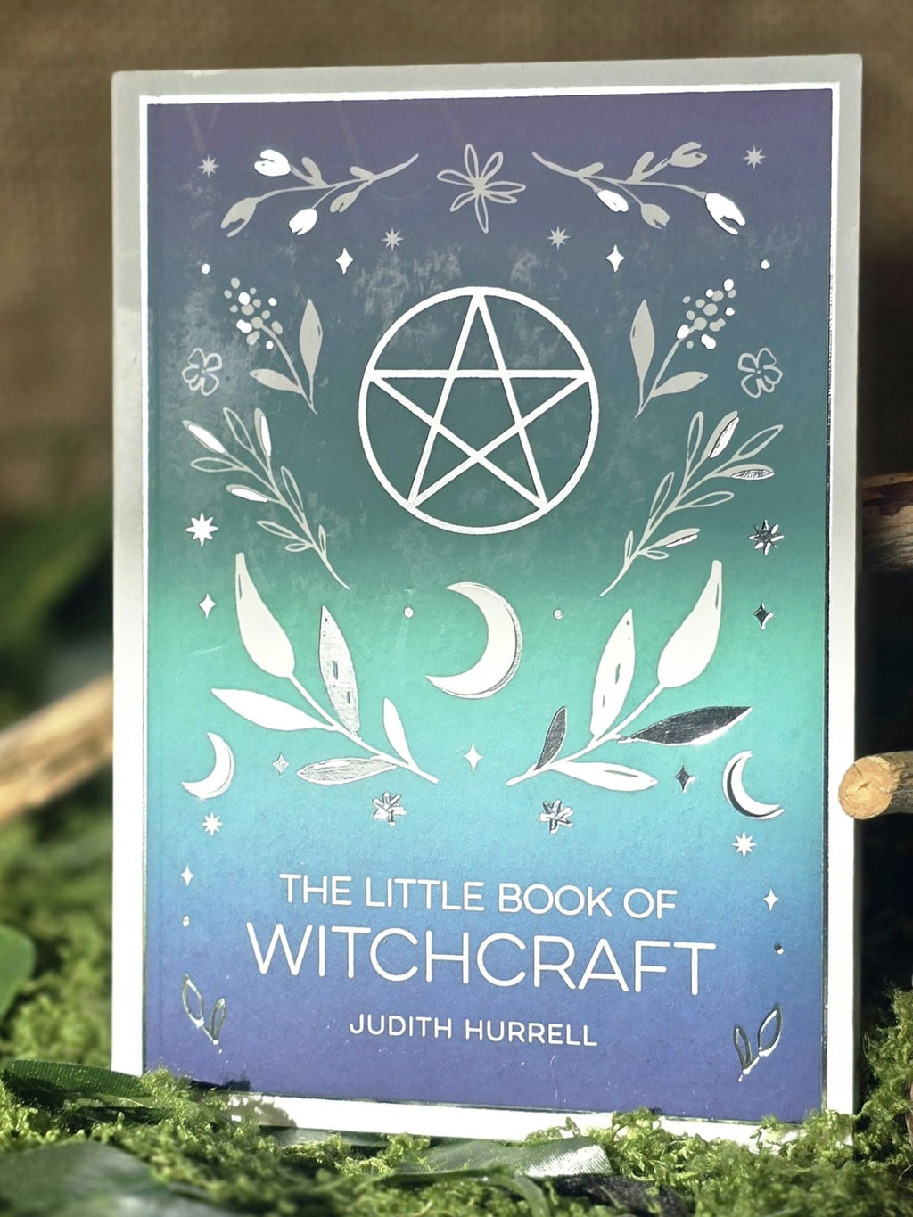 The Little Book of Witchcraft - An Introduction to Magick and White Witchcraft, englannin kielinen kirja