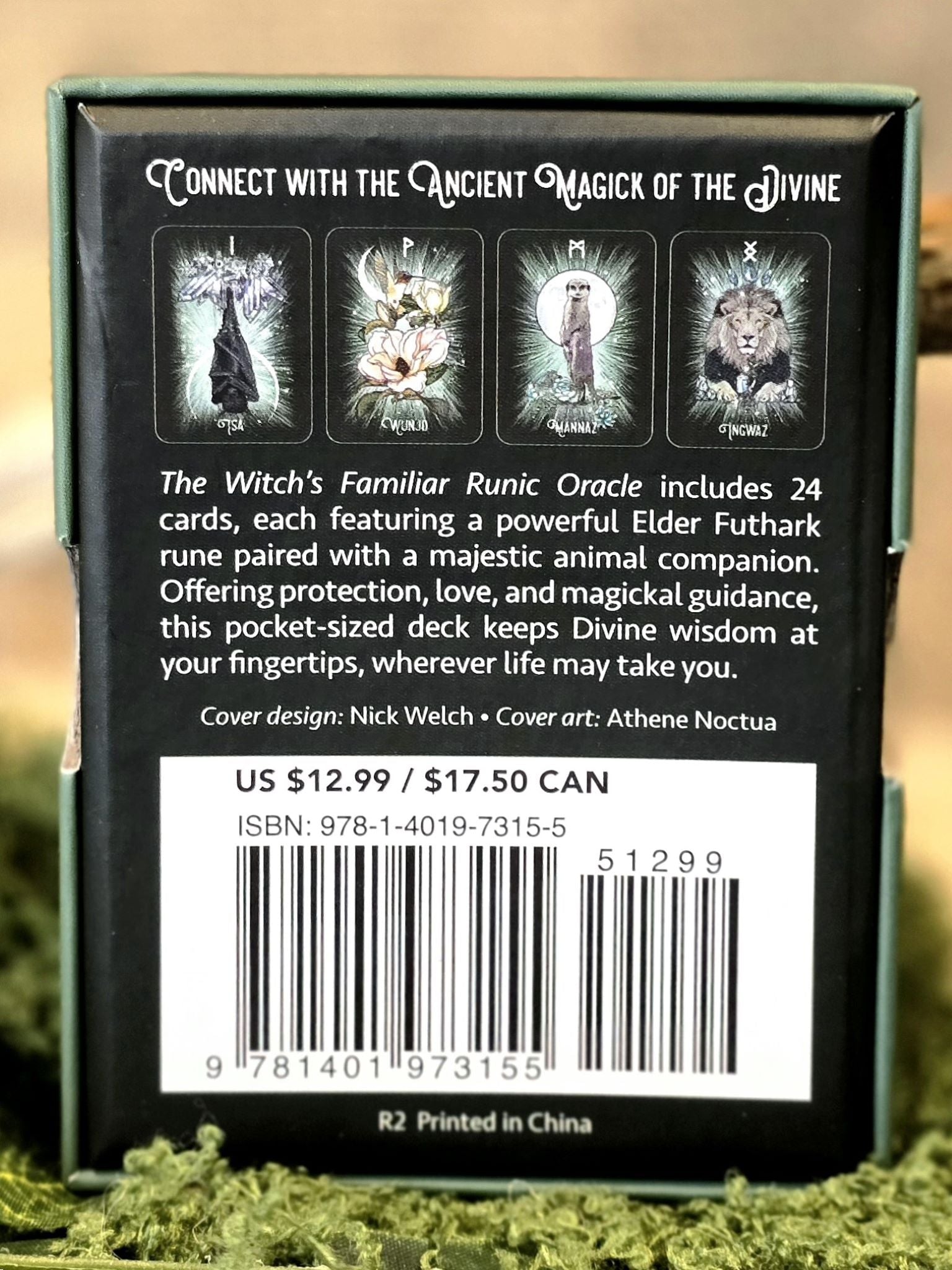 The Witch’s Familiar Runic Oracle -oraakkelikortit