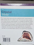 The crystal bible kirja englanniksi.