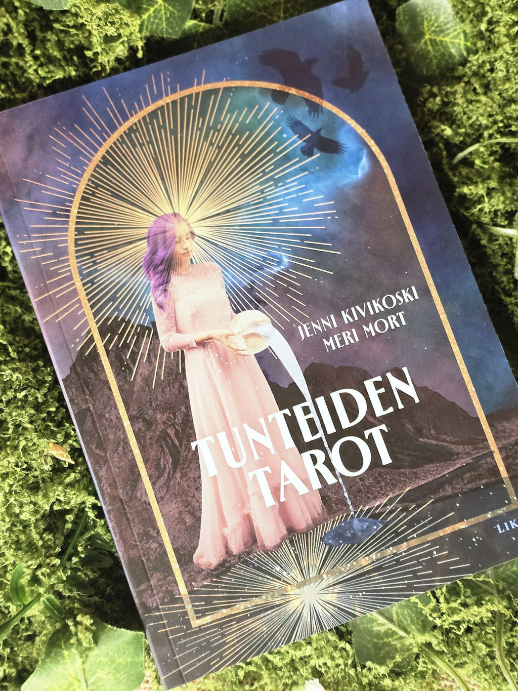 Tunteiden Tarot -tarotkortit & kirja