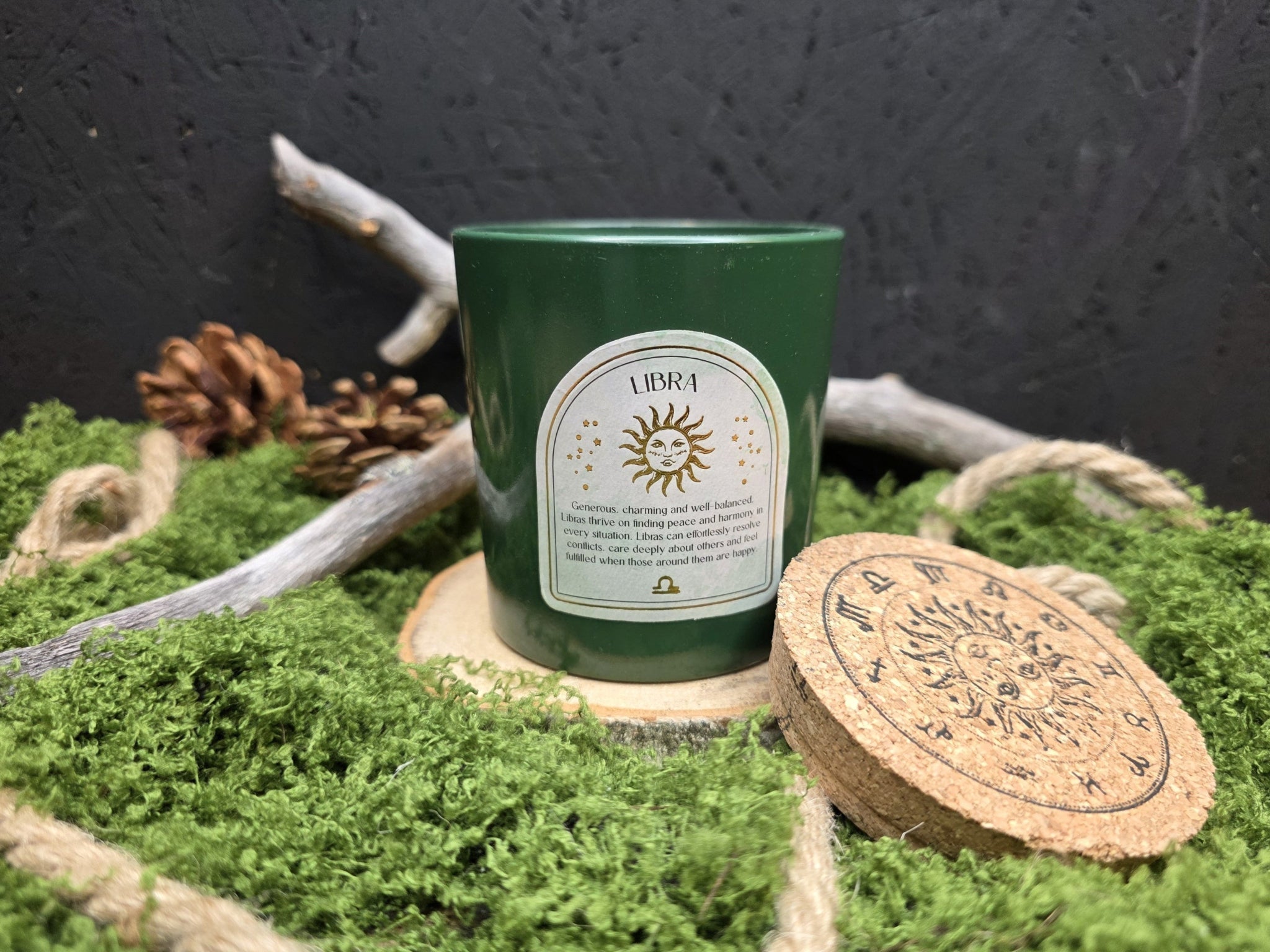 Tuoksuvat Horoskooppikynttilät kristalleilla, 12 erilaista - Inked Mystiqs