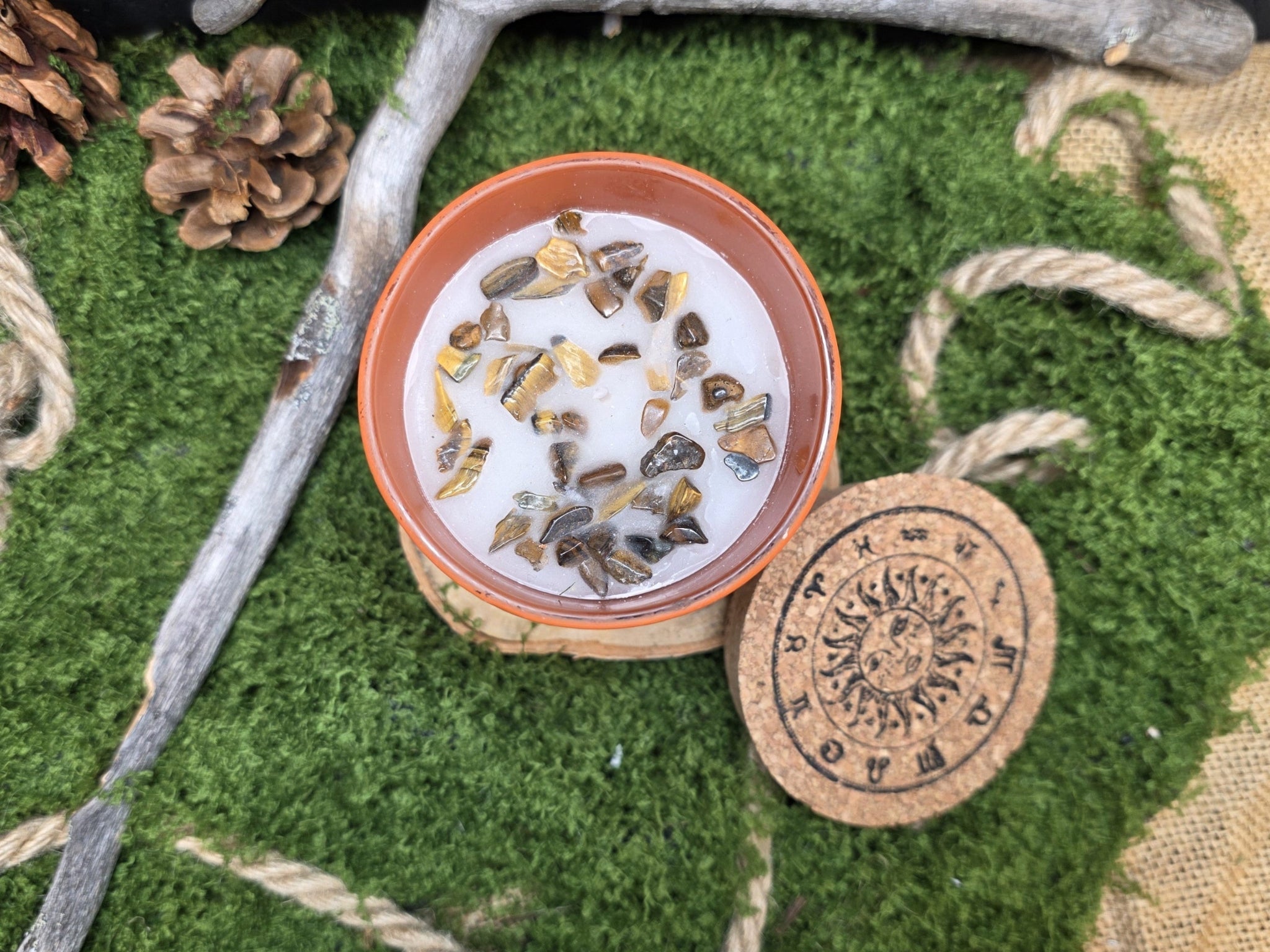 Tuoksuvat Horoskooppikynttilät kristalleilla, 12 erilaista - Inked Mystiqs