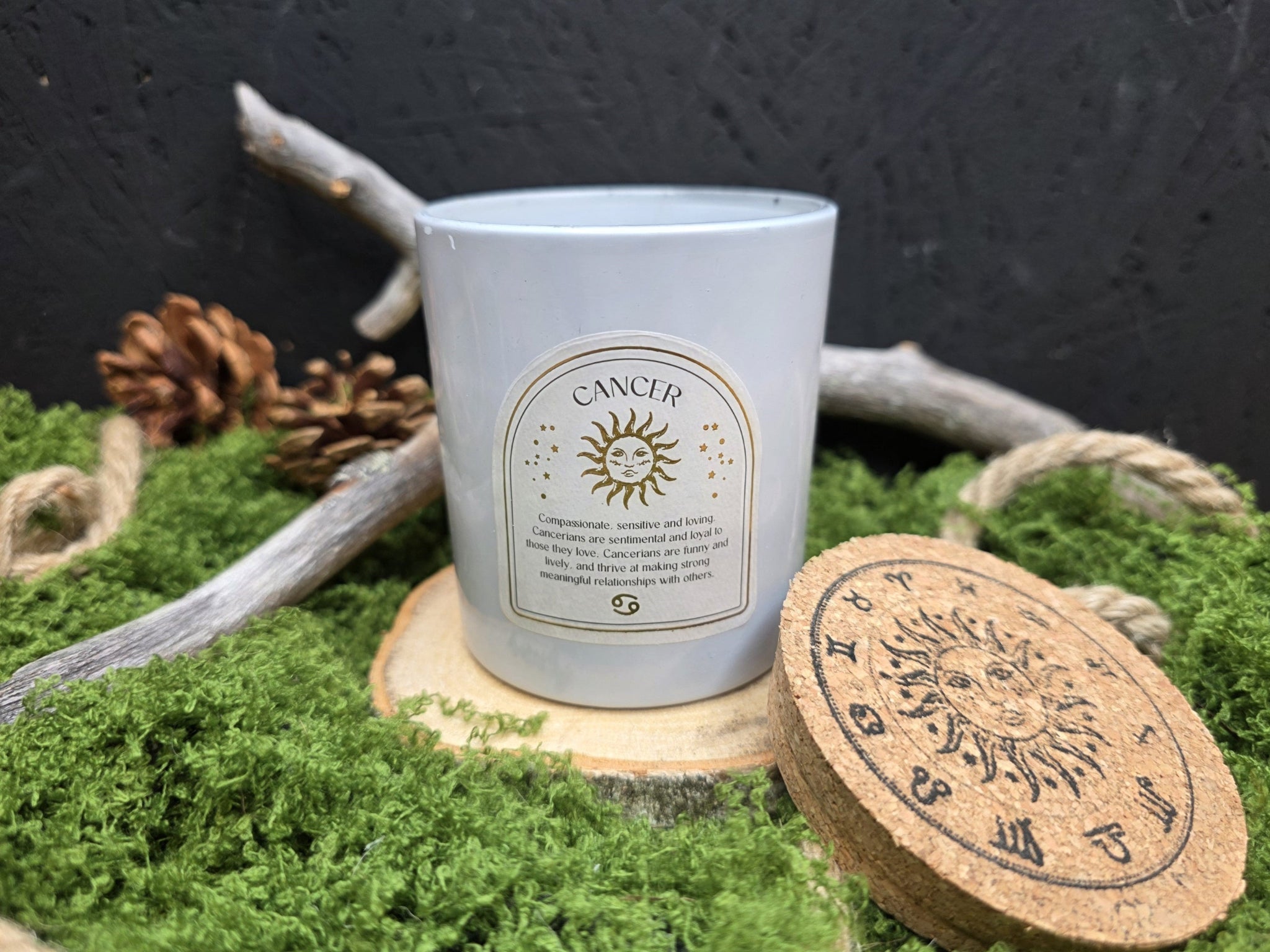 Tuoksuvat Horoskooppikynttilät kristalleilla, 12 erilaista - Inked Mystiqs