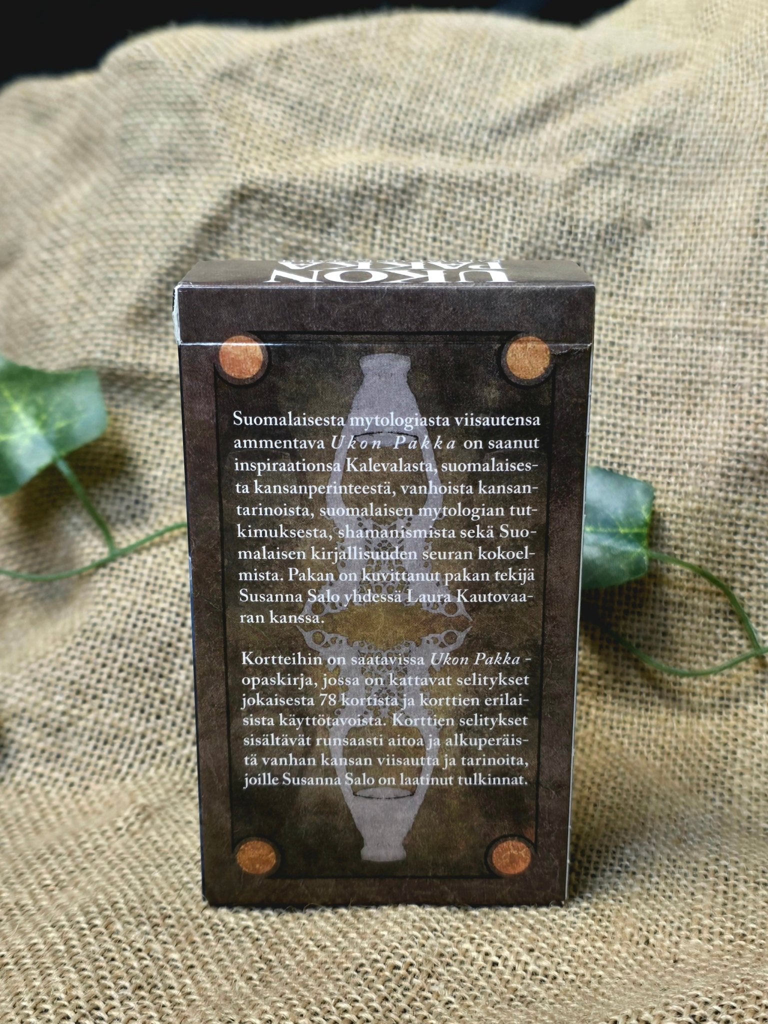 Ukon Pakka - tarotkortit ja kirja - Inked Mystiqs