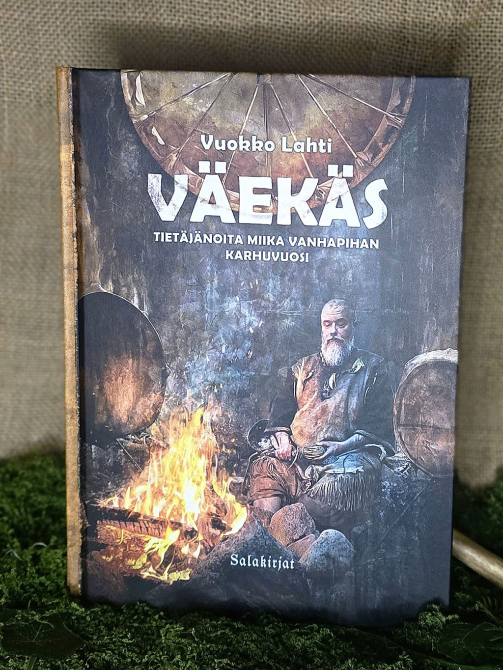 Vuokko Lahden kirja Väekäs.