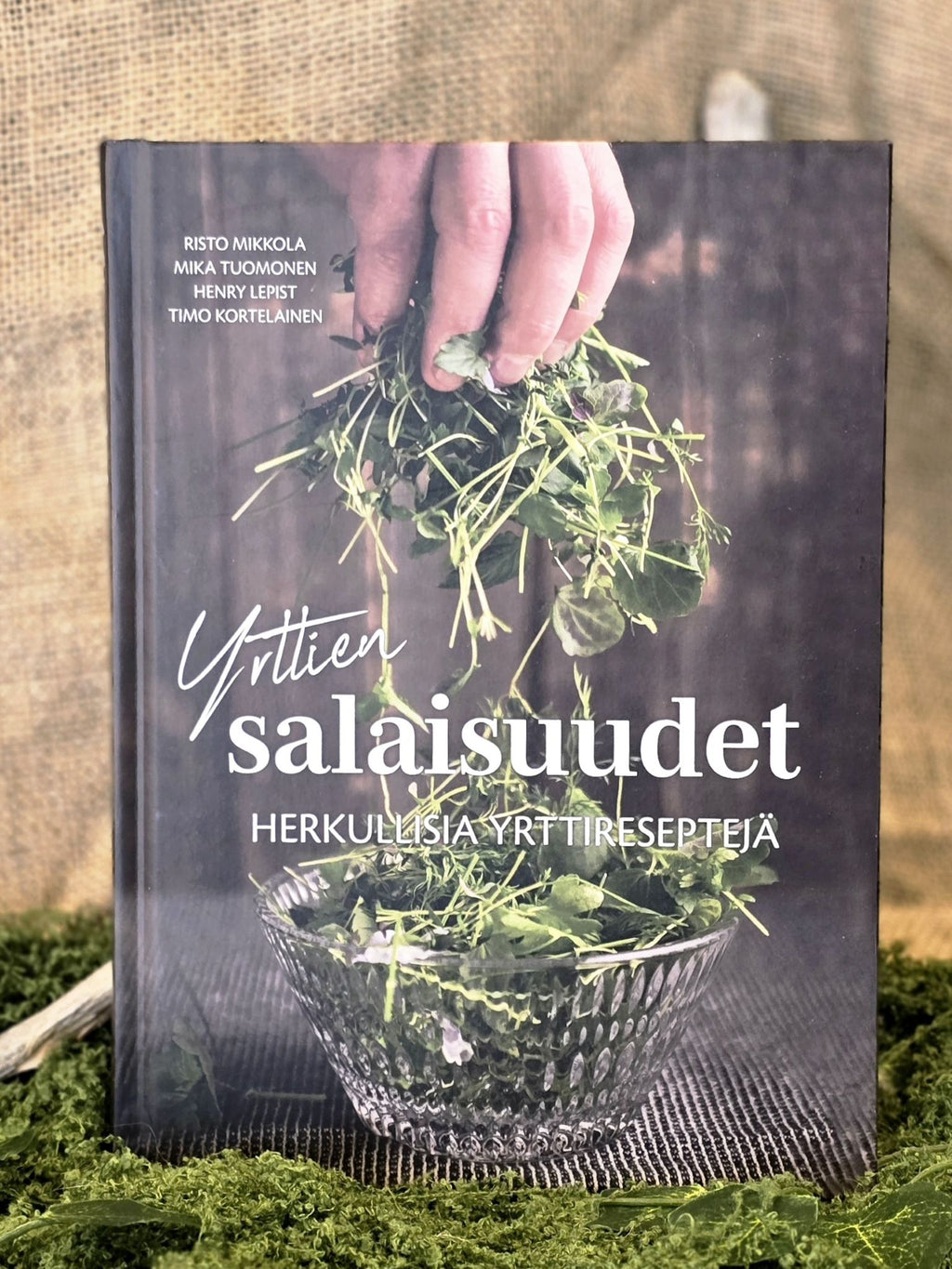 Yrttien salaisuuden kirja. 
